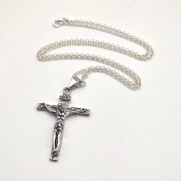 925 Sterling Silver Necklace INRI Jesus Crucifix Cross Valentines Birthday Gift - Picture 4 of 6
